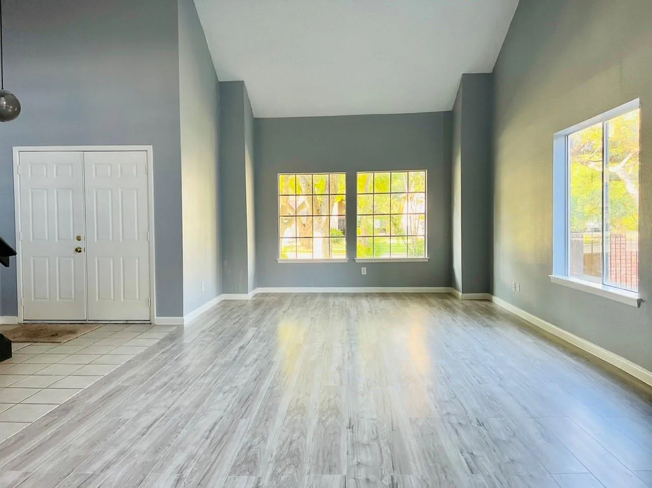 5 bed, 3.0 bath, 2890 sqft, $2,400 — Photo 3