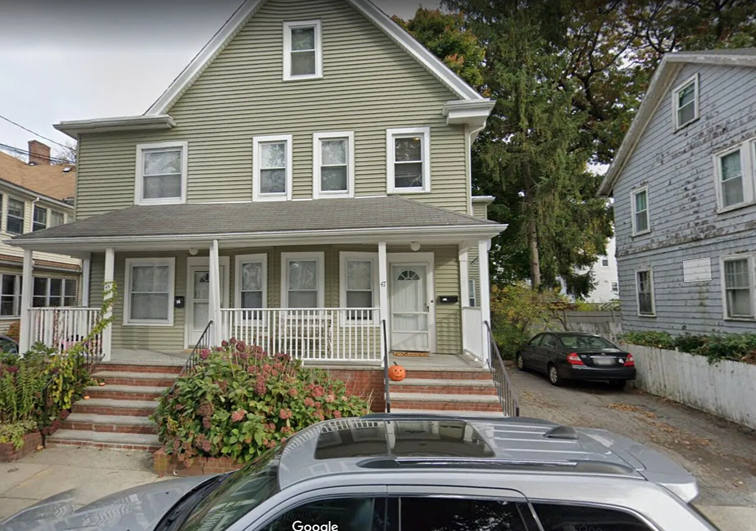 Spacious 4BR Condo in Brighton | Parking Included | Student Friendly — Photo 3