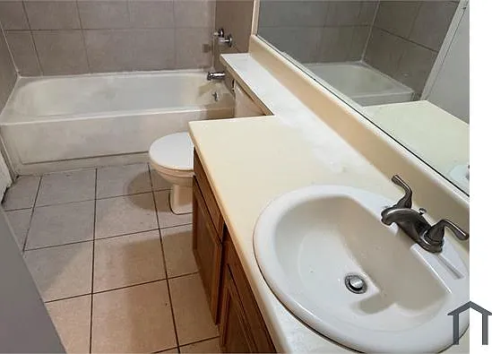 801 Colchester Dr — Photo 5