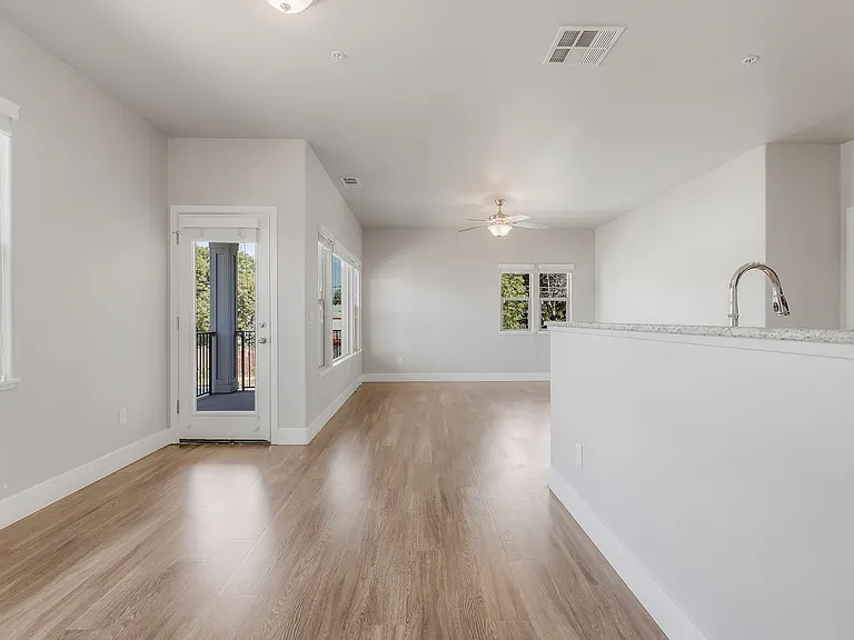 Located In South Chico! Uptown Place Apartments — Photo 3