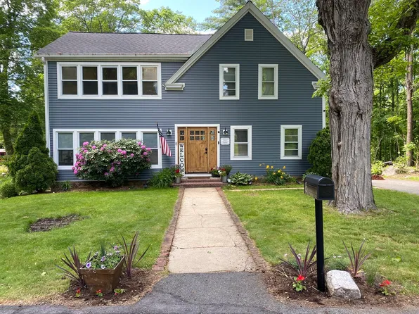 8 Pearl St, Southborough, MA 01772