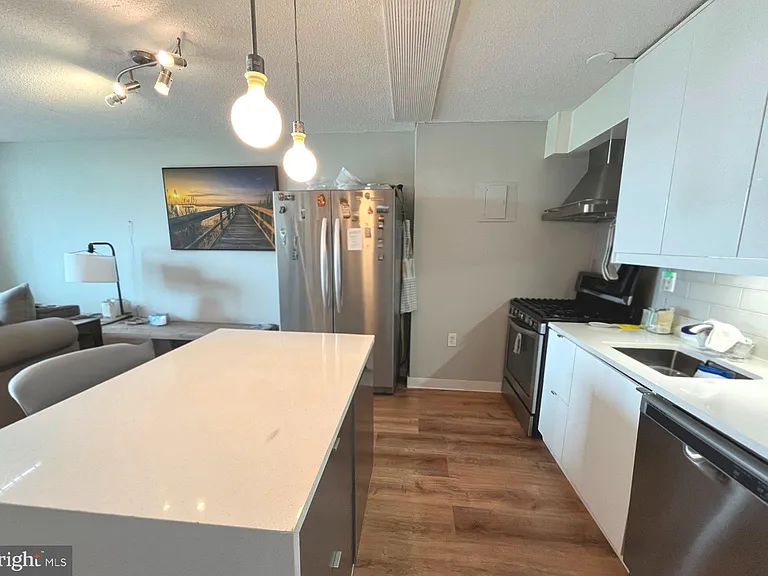 2500 N Van Dorn St #1020 — Photo 12