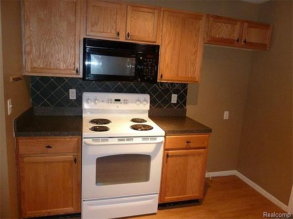 2nd image of 43425 Claremont Dr E