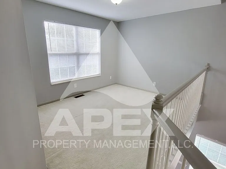 8140 Faircrest Ln — Photo 22