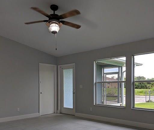 4th image of 1602 Karen Ave S