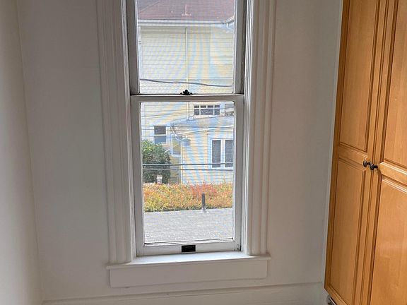 5th image of 817 De La Vina St #D