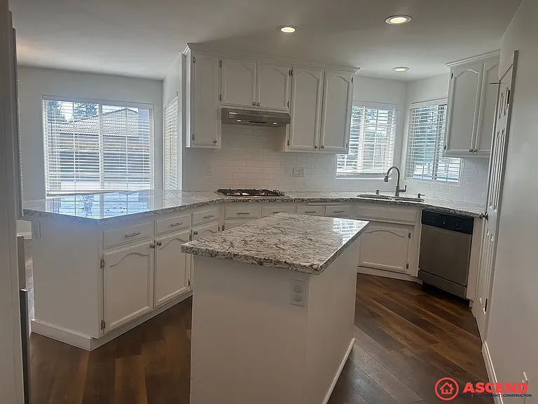 10407 Loughton Ave — Photo 10
