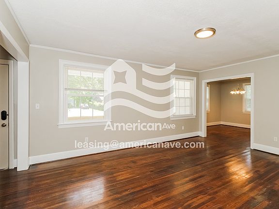 1494881_004_living_room_12831806.jpg