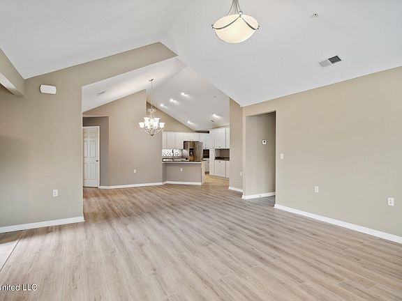 3rd image of 8659 Parkview Oaks Cir