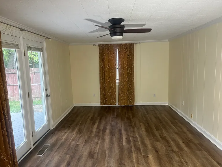 10814 Broadway St — Photo 10
