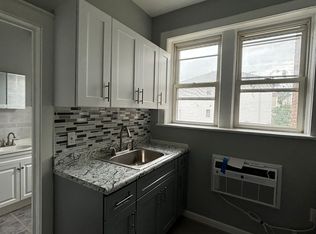 372 S 20th St #7, Newark, NJ 07103