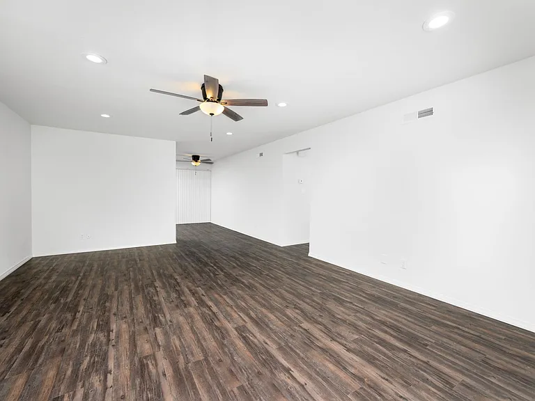 Greentree Fountain Apartments — Photo 22