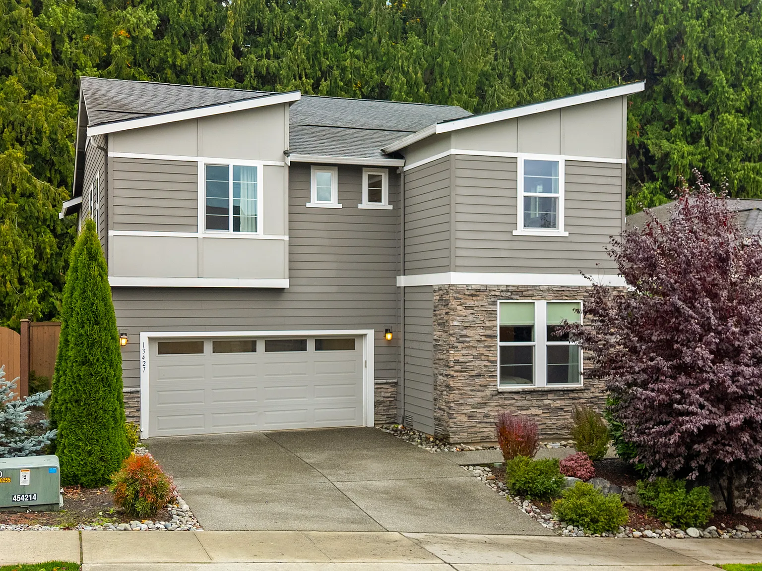 5 bed, 3246 sqft, $3,650 — Photo 2