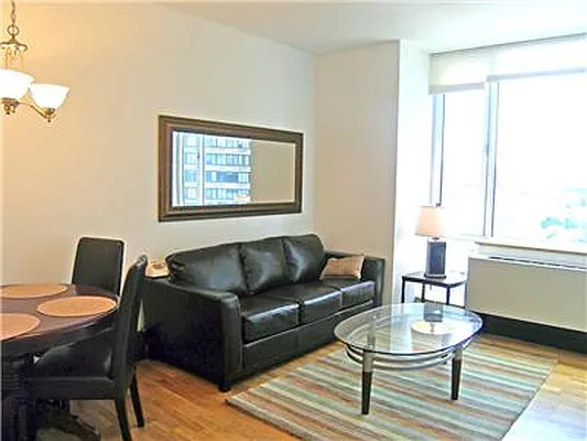 Rented by R New York | media 11