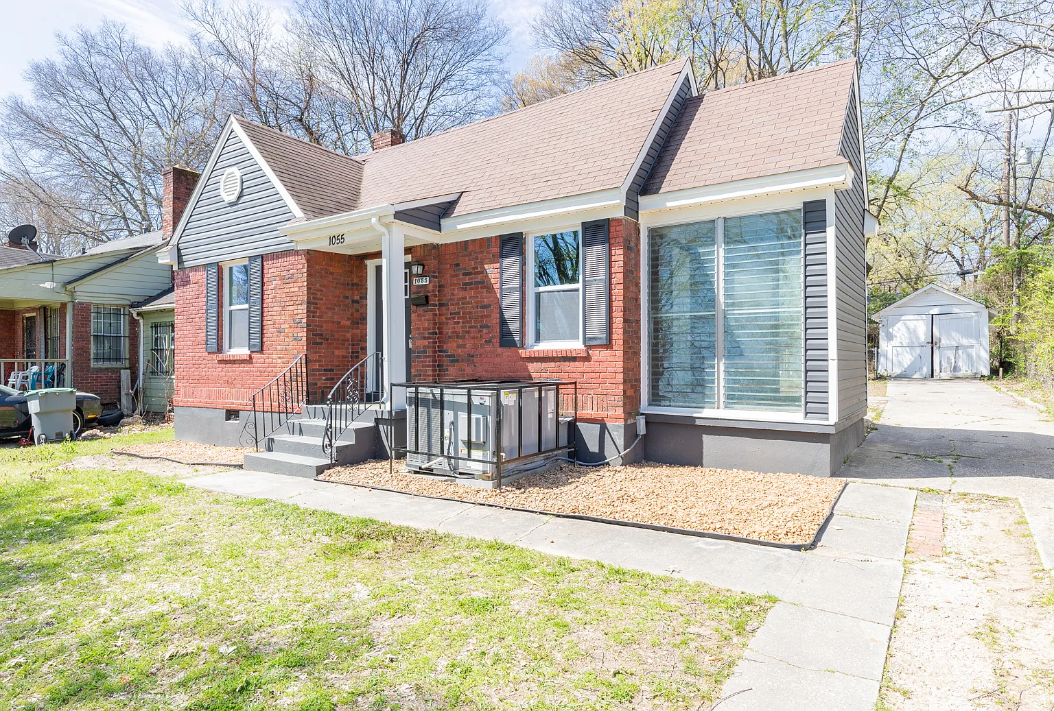 1055 University Street - D - 1 — Photo 3