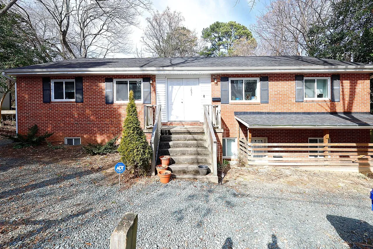 3 bed, 1750 sqft, $3,650 — Photo 1