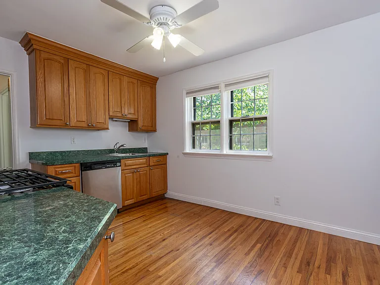 9046 Southview Ln — Photo 8