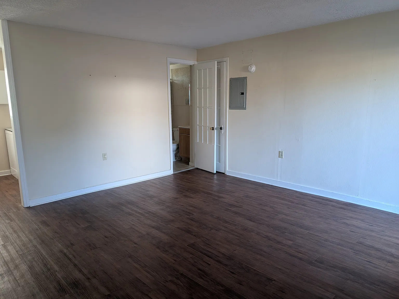 Studio, $600 — Photo 2