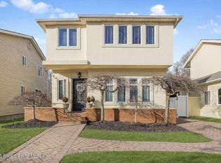 103 S Railroad Ave, Staten Island, NY 10312