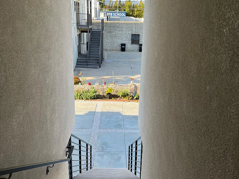 1316 S Van Ness Ave #C — Photo 1