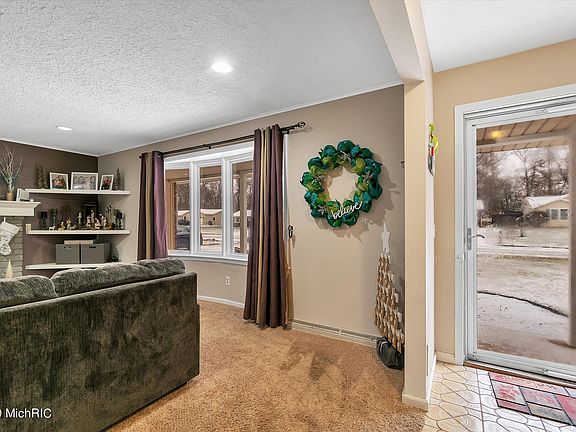4th image of 3649 Rollridge Ave