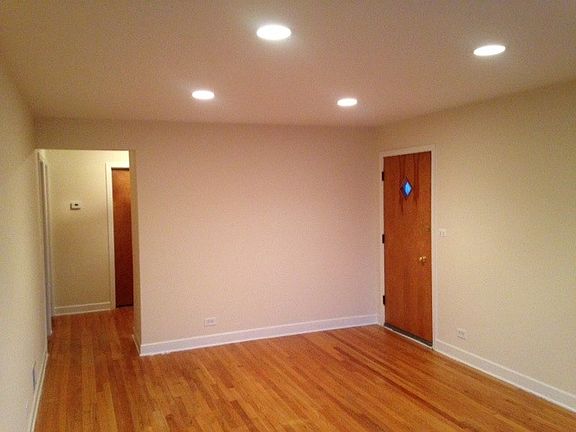 3rd image of 7740 N Kostner Ave