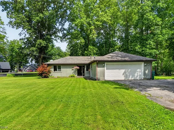 731 Lark Ct, Rock Creek, OH 44084