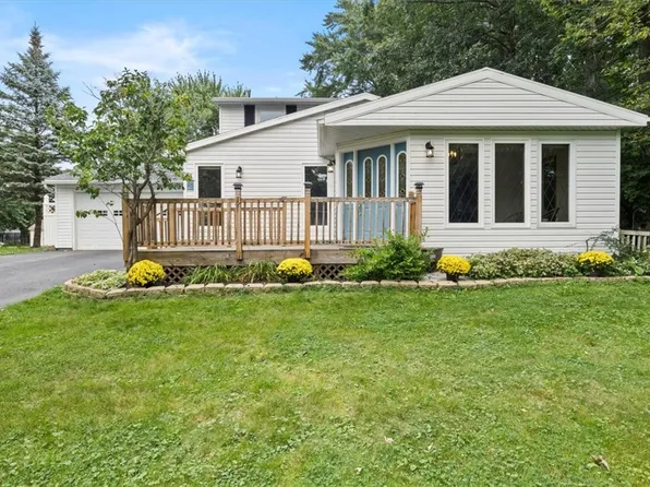 25 Sunderland Trl, Rochester, NY 14624