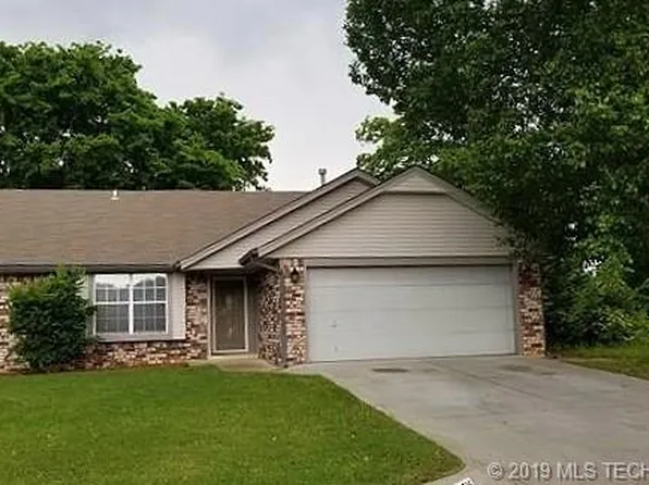 2716 W 66th Pl, Tulsa, OK 74132