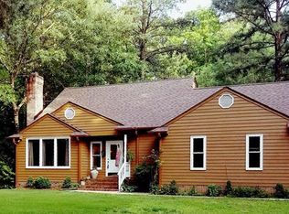 7113 W Quaker Rd, Disputanta, VA 23842