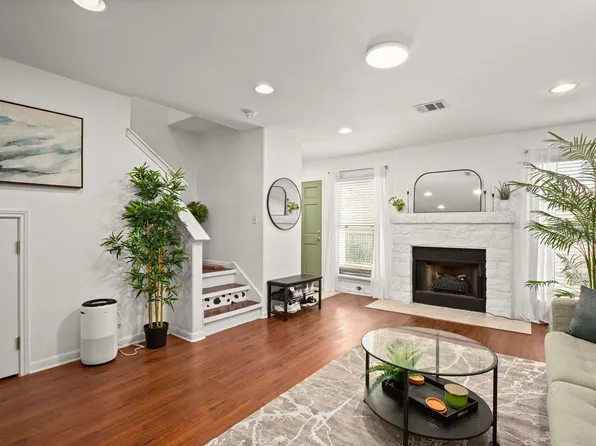 6900 E Riverside Dr Unit 17, Austin, TX 78741