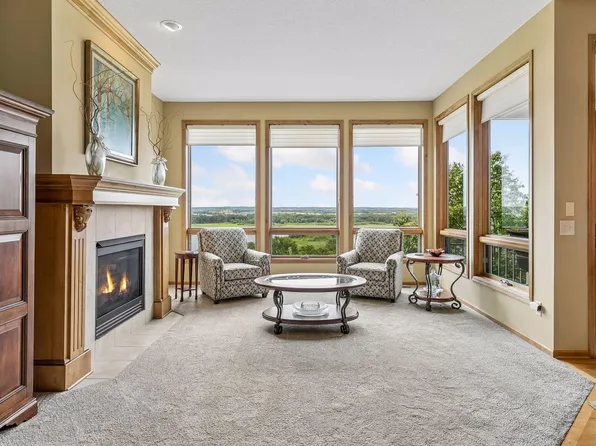 10102 Indigo Dr, Eden Prairie, MN 55347
