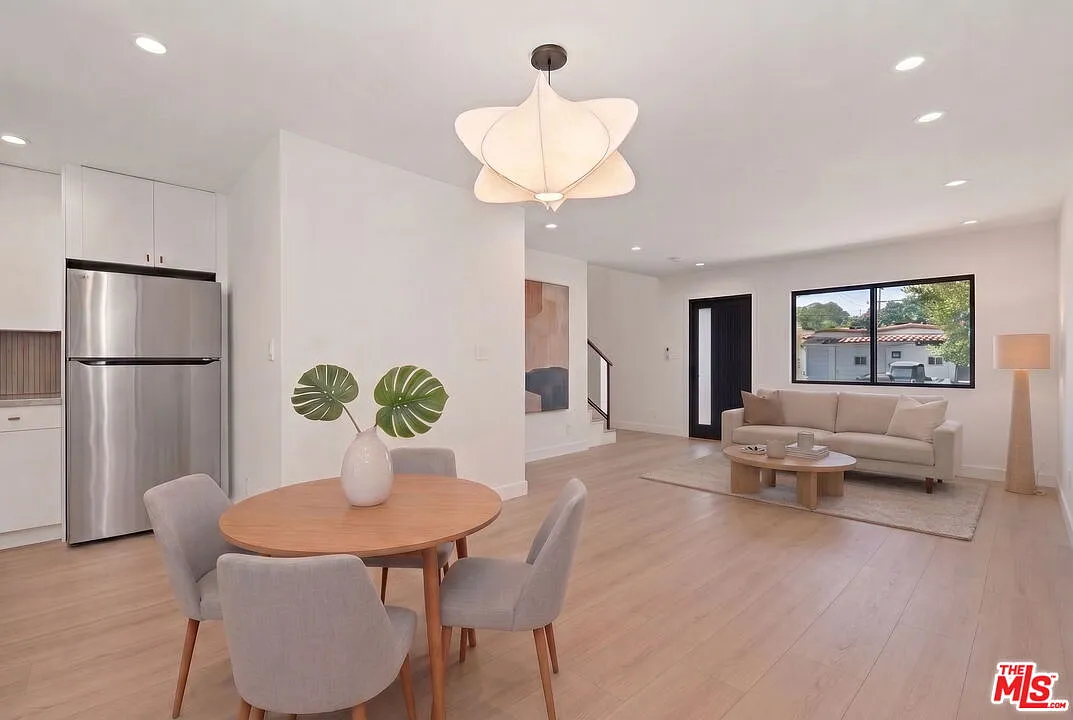 2 bed, 3.0 bath, 1300 sqft, $5,500 — Photo 4