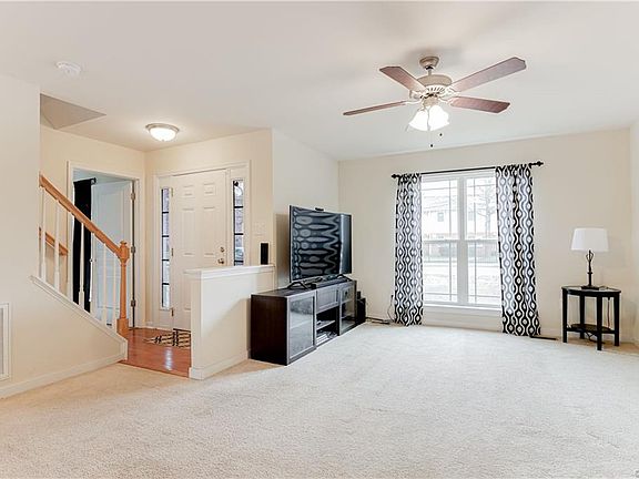 4th image of 1702 Winona Blvd