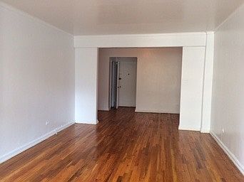 2nd image of 6712 Yellowstone Blvd APT E15