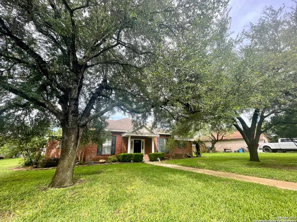 149 WEEPING WILLOW, Uvalde, TX 78801