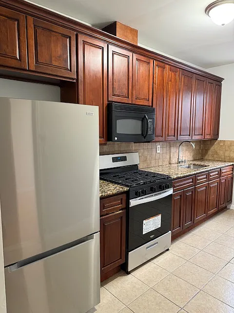 1 bed, 500 sqft, $1,800 — Photo 3
