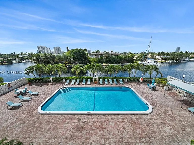 401 Golden Isles Dr #304 — Photo 28