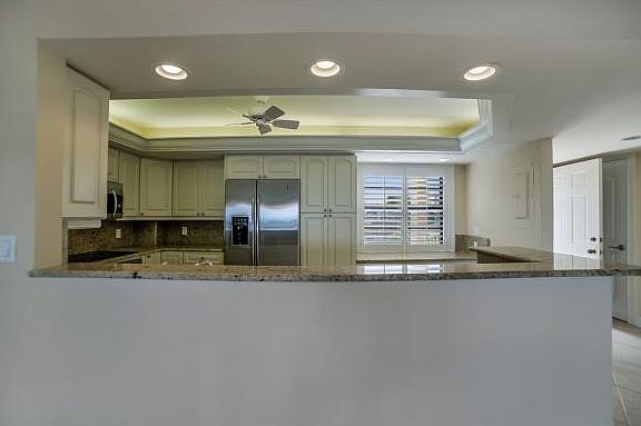 5th image of 880 Huron Ct Unit 408