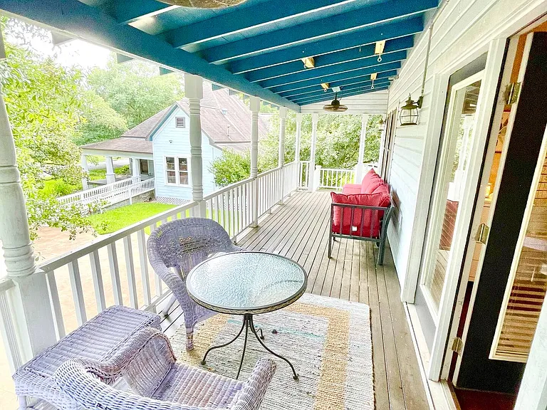 412 W Milam St — Photo 18