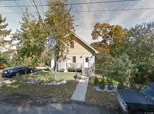 122 Centre Ave, Lindenhurst, NY 11757