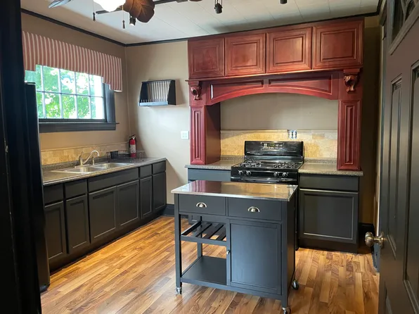 19 Auburn Ave Floor 2, Utica, NY 13501