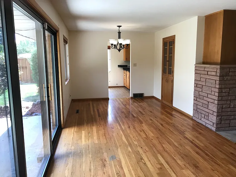 3824 W Greenbrier Dr — Photo 8