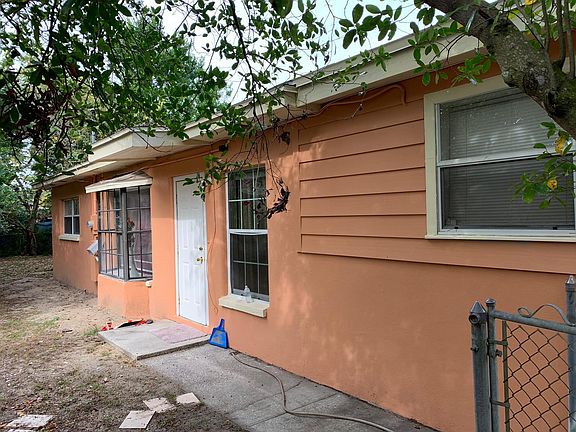 5th image of 10914 N 15th St