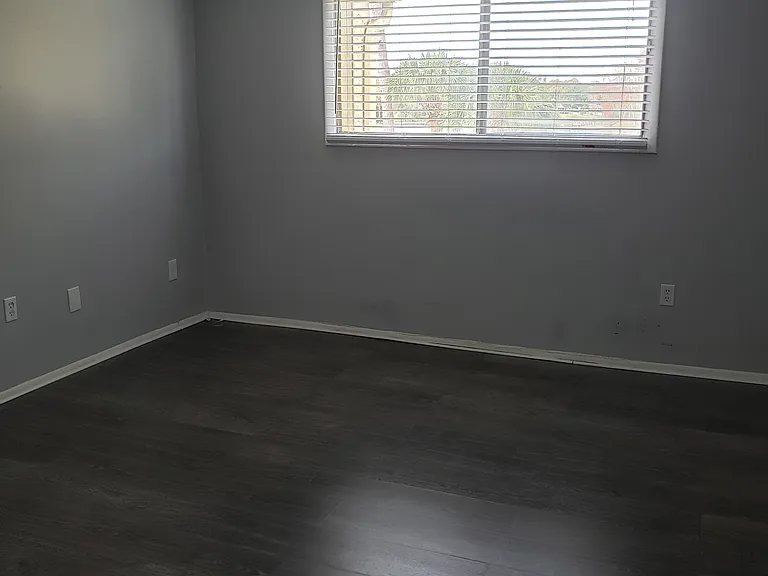 960 Lake Destiny Rd #G — Photo 2