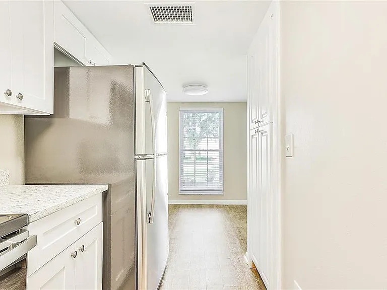 4023 Meandering Ct — Photo 6