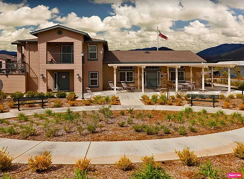 Emerald Pointe Apartments Photo 1