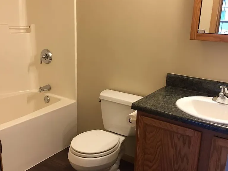 201 E Hl — Photo 9