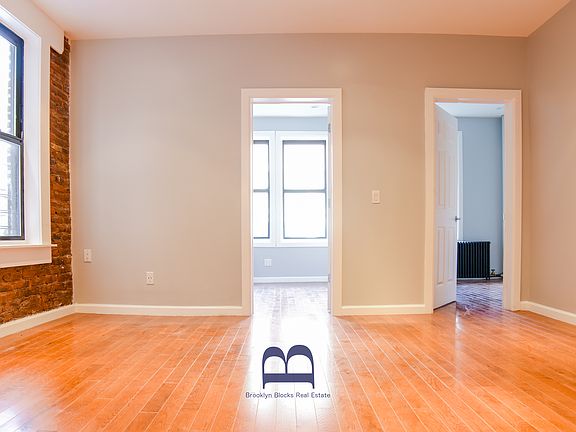 4th image of 558 Parkside Ave APT A4