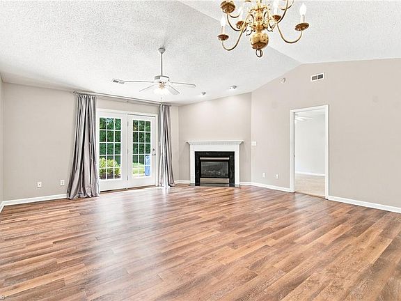 5th image of 3027 Maple Ave APT C3